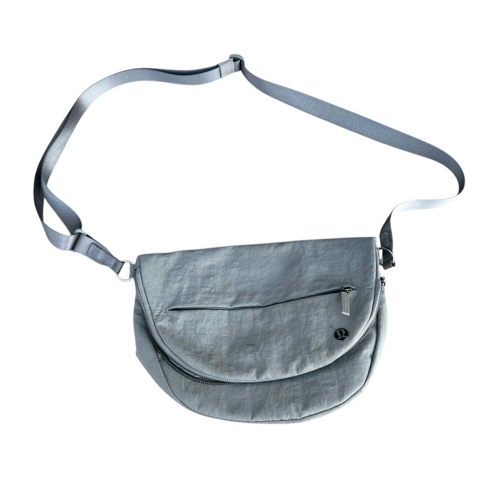lululemon All Night Festival Bag 5L, Grey. Small stain on front see pics